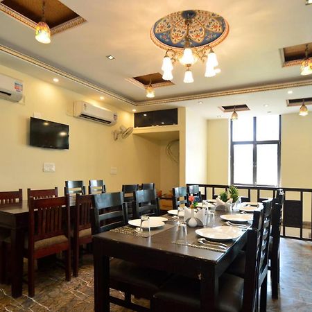 Hotel Surya Garh Dzsaipur Kültér fotó